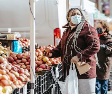 woman-at-outdoor-food-market